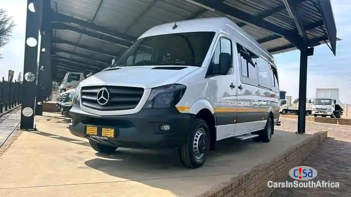 Mercedes Benz 515 Manual 2020 - image 3
