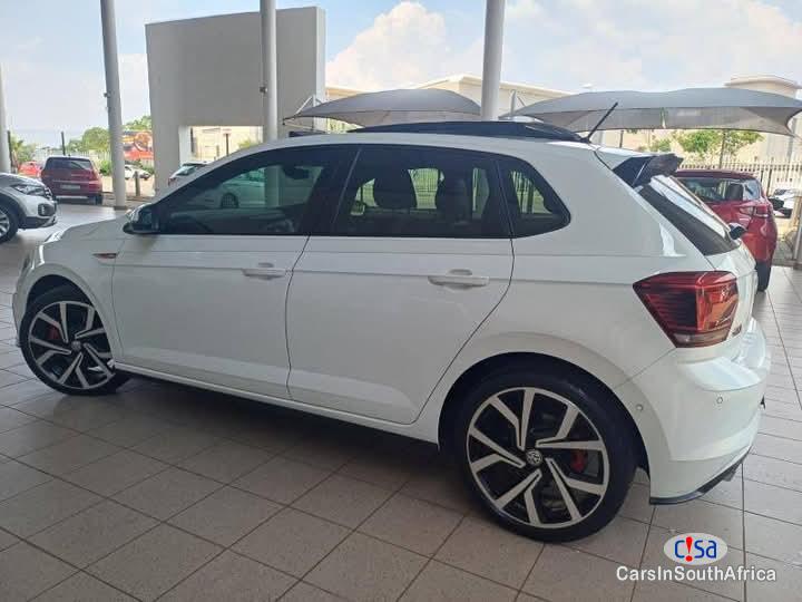 Volkswagen Polo 2.0 Automatic 2019 - image 2