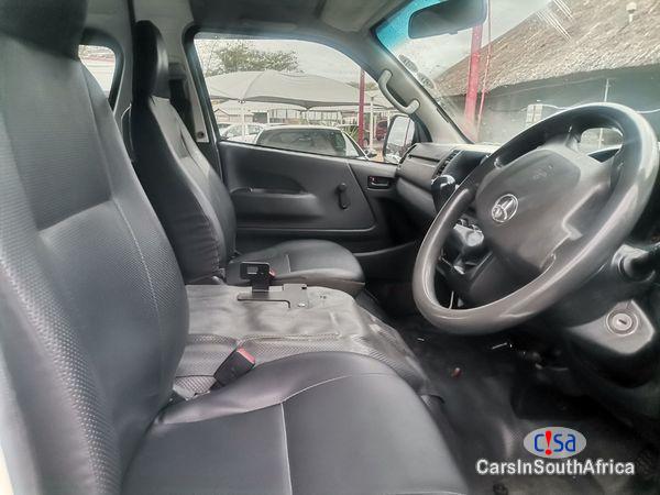 Toyota Quantum 2.5 D-4D Sesfikile 16-Seat Manual 2021 - image 3