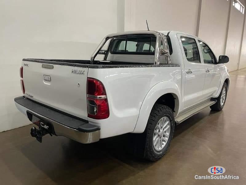 Toyota Hilux 3.0 D-4D Manual 2013 - image 2