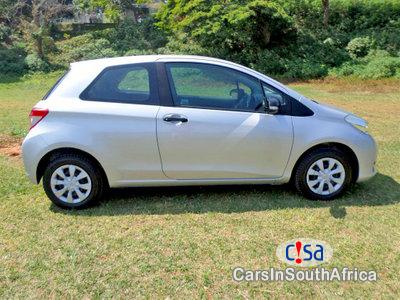 Toyota Yaris 1.0 Manual 2013 - image 4