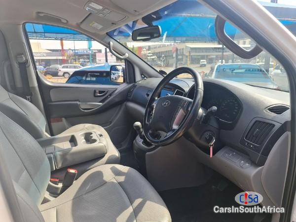Hyundai H-1 2.4 CVVT Executive Manual 2019 - image 3
