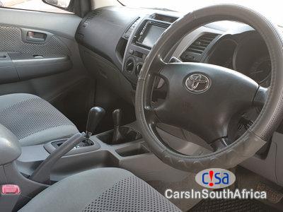 Toyota Hilux Manual 2011 - image 4