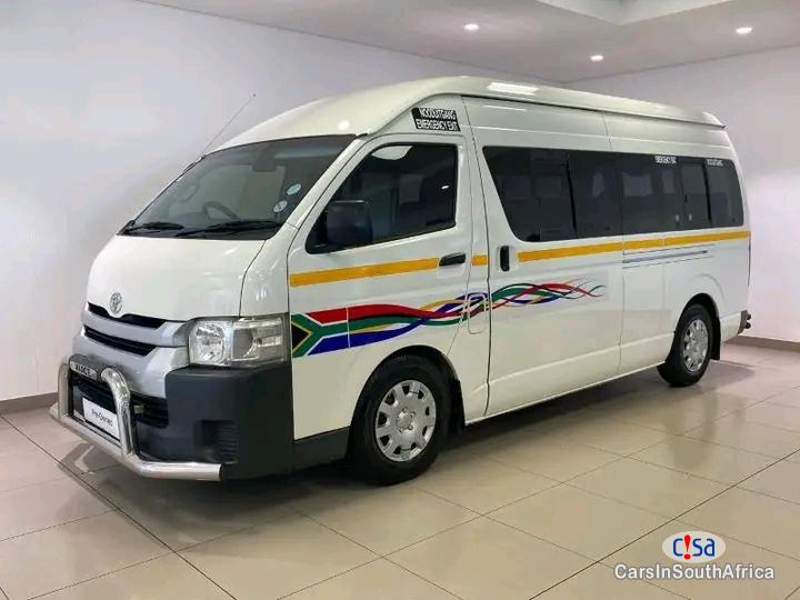 Toyota HiAce Manual 2023 - image 2