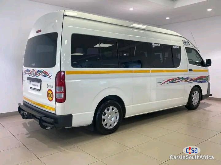 Toyota HiAce Manual 2023 - image 4