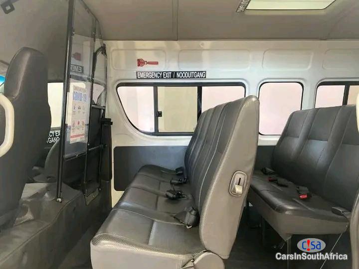 Toyota HiAce Manual 2023 - image 9