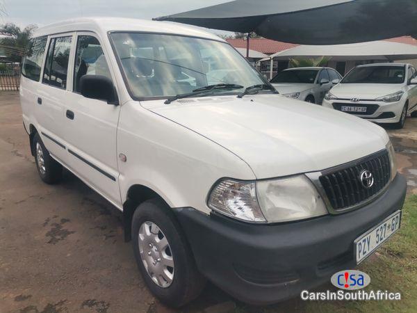 Pictures of Toyota Condor 2400i Estate TX Manual 2004