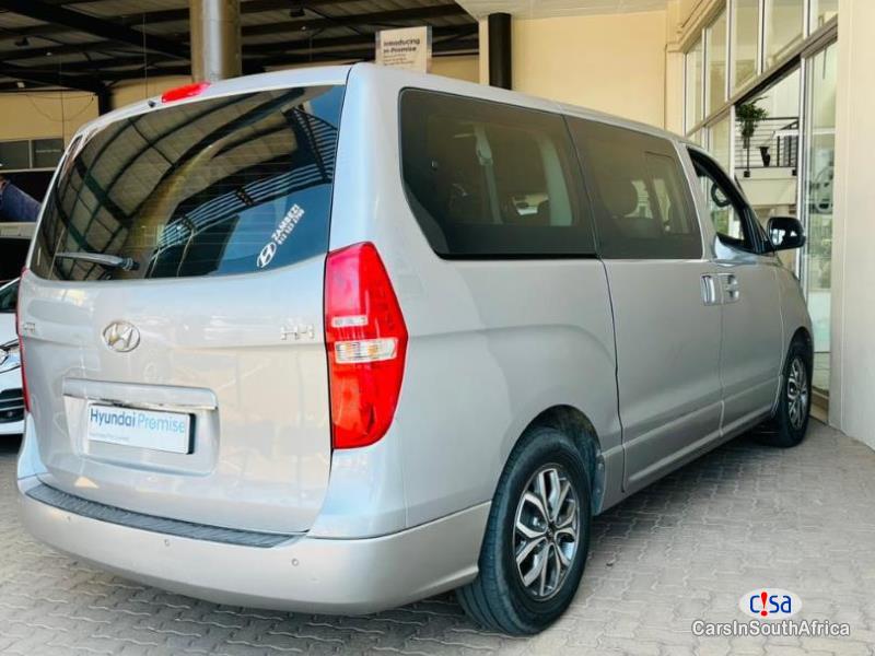 Hyundai H-1 2.5 Hyundai H1 VGTi Bus Call Or 4 0848069549 Automatic 2017 - image 2