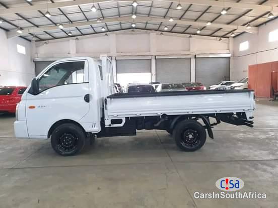 Hyundai H100 2 5 0671651564 Manual 2022 - image 3