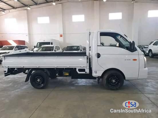 Hyundai H100 2 5 0671651564 Manual 2022 - image 4