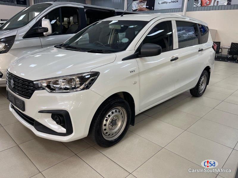 Suzuki 1.5 GL Ertiga Manual 2021 - image 2