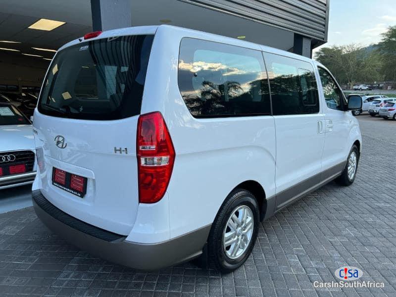 Hyundai H-1 Bank Repossessed Car 2.0VG Automatic 2016