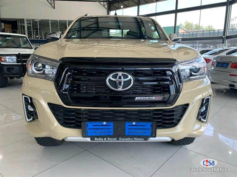 Toyota Hilux 2.8GD6 4x4 AUTO LEGEND 50 Automatic 2018 - image 3