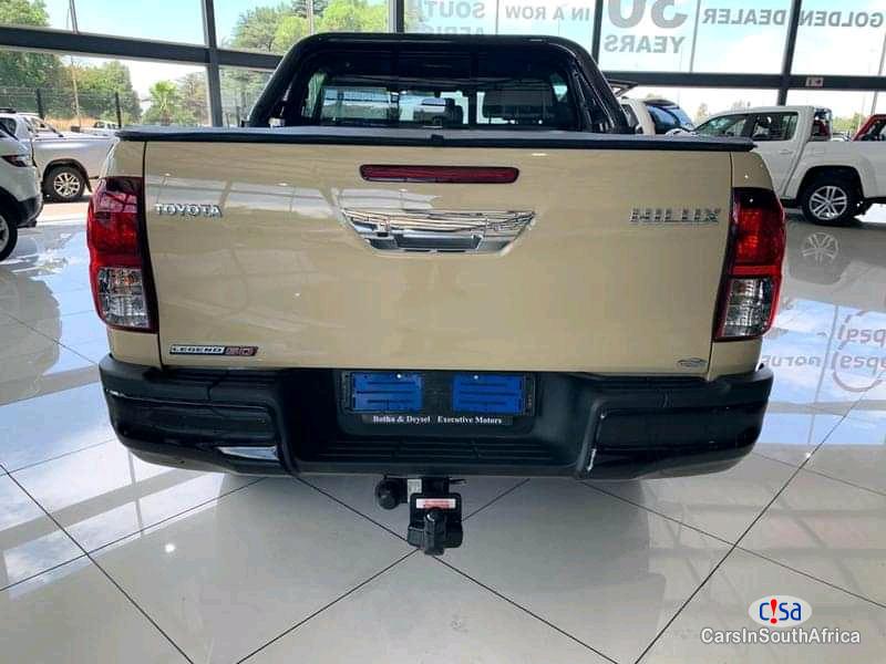 Toyota Hilux 2.8GD6 4x4 AUTO LEGEND 50 Automatic 2018 - image 4