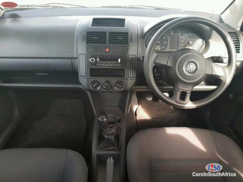 Volkswagen Polo Manual 2012 - image 3