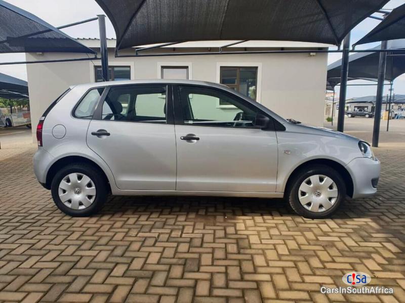 Volkswagen Polo Manual 2012 - image 5