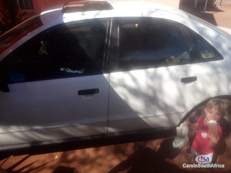 Audi A4 Manual 1999 - image 3