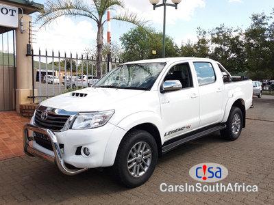 Toyota Hilux 3.0D4-D LEGEND 45 R/B/A/T DOUBLE CAB BAKKIE Automatic 2015 - image 2