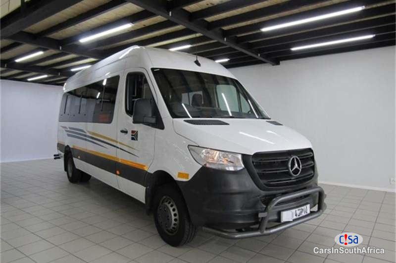 Mercedes Benz 5.2 Manual 2018 - image 9