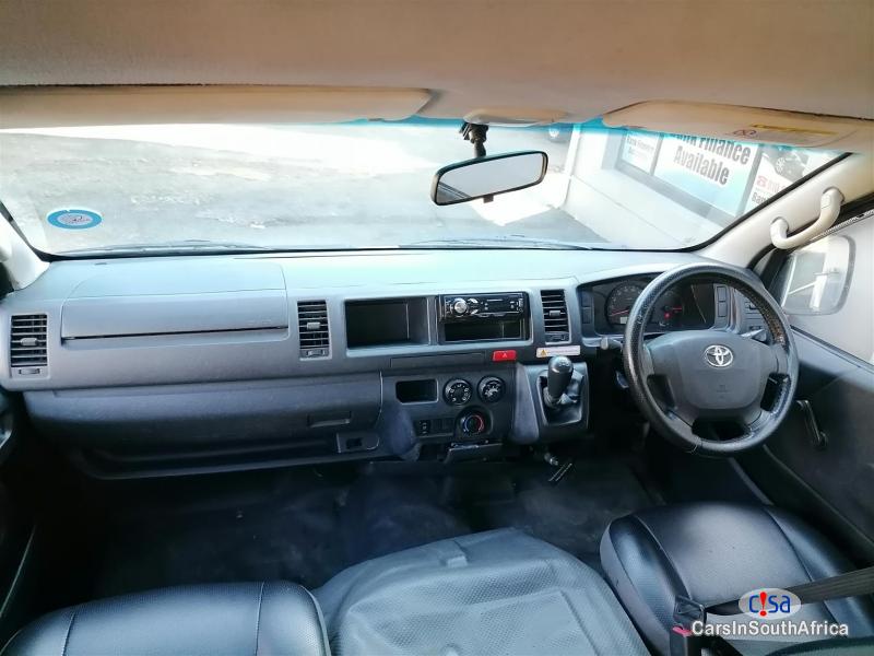 Toyota Quantum 2.5 Manual 2019 - image 9