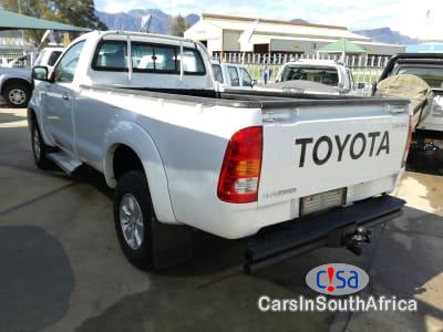 Toyota Hilux Manual 2011 - image 4