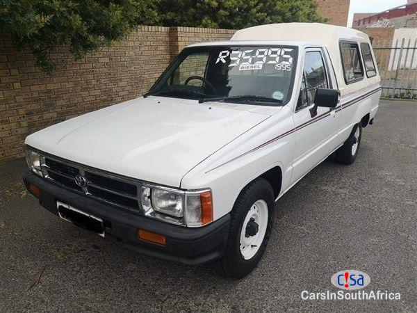 Pictures of Toyota Hilux 2.4 Manual 1995