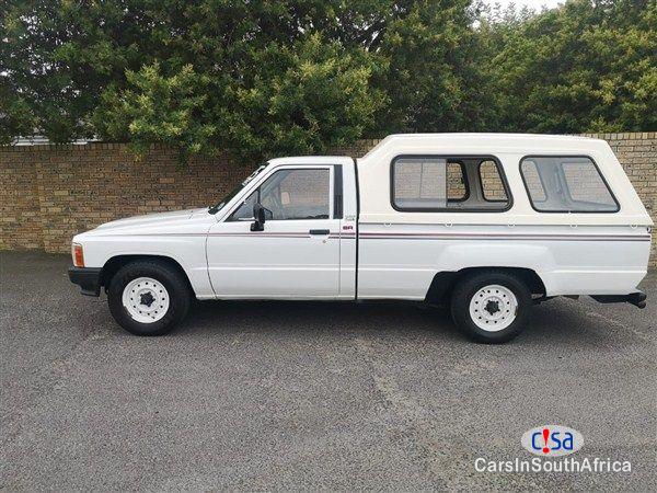 Picture of Toyota Hilux 2.4 Manual 1995 in South Africa