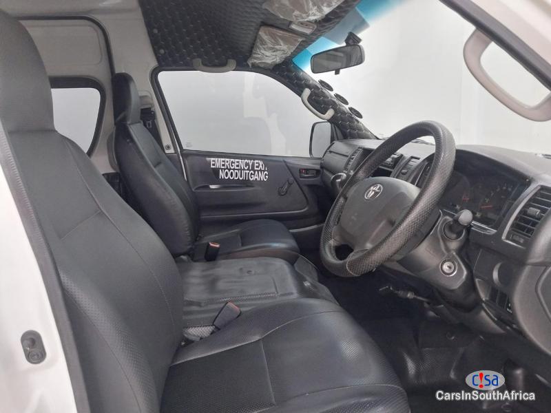 Toyota Quantum 2.5 Manual 2022 - image 10