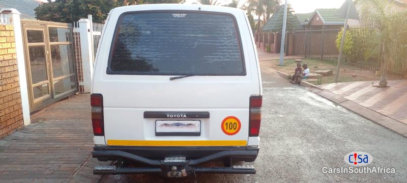 Toyota HiAce 2.2 Manual 2007 - image 4