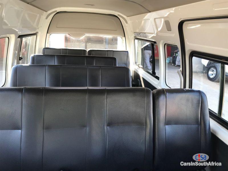 Toyota Quantum 2.5Quantum Manual 2017 - image 3