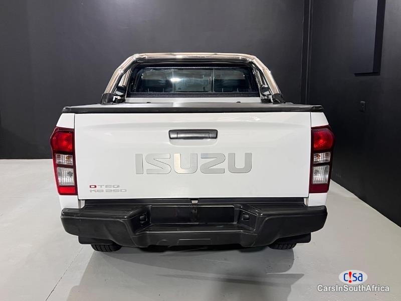 Isuzu KB250 KB250D-teq Double Cab 067 251 5460 Manual 2018 - image 6