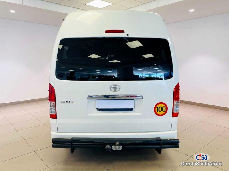Toyota Quantum 2.5 D-4D 14-seat 067 251 5460 Manual 2023 - image 5