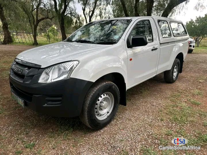 Pictures of Isuzu KB250 D-Teq Manual 2014