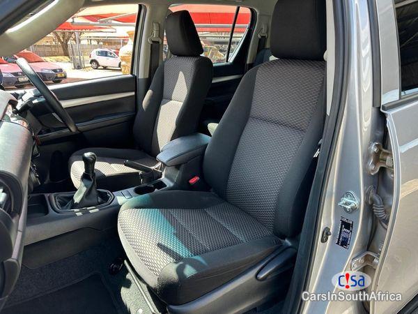 Toyota Hilux 2.4 GD-6 Raised Body SRX Double Cable Manual 2020 - image 4