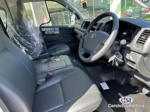 Toyota Quantum 2.5 D-4D Sesfikile 16-Seat Manual 2021 - image 4