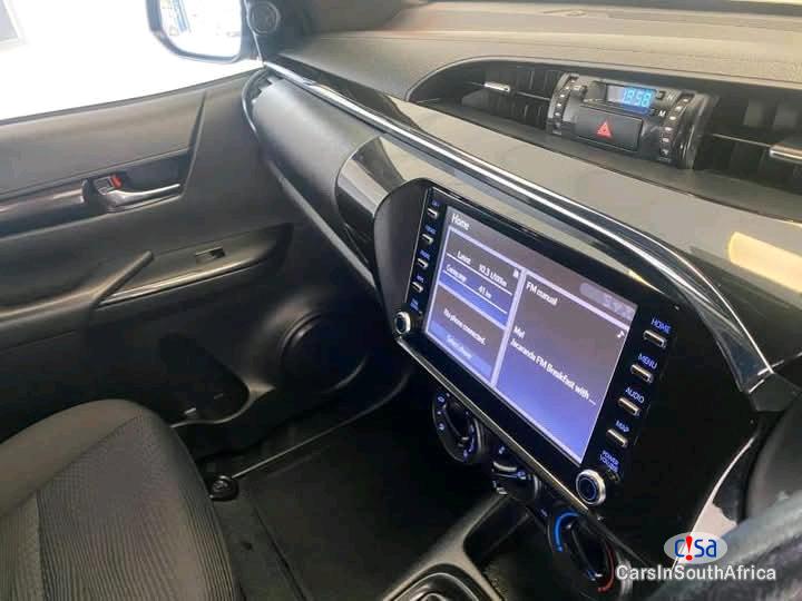 Toyota Hilux Manual 2019 - image 5