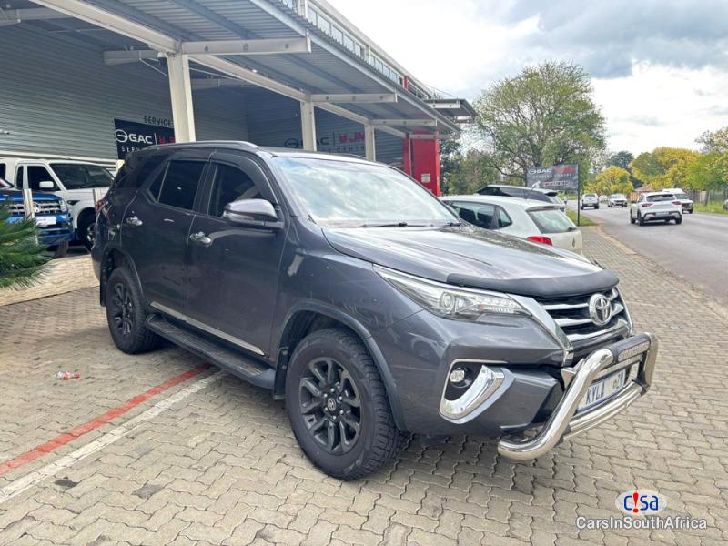 Toyota Fortuner 2.8 GD-6 R/B A/T / +27 685845776 Manual 2018 - image 2