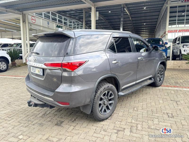 Toyota Fortuner 2.8 GD-6 R/B A/T / +27 685845776 Manual 2018 - image 3