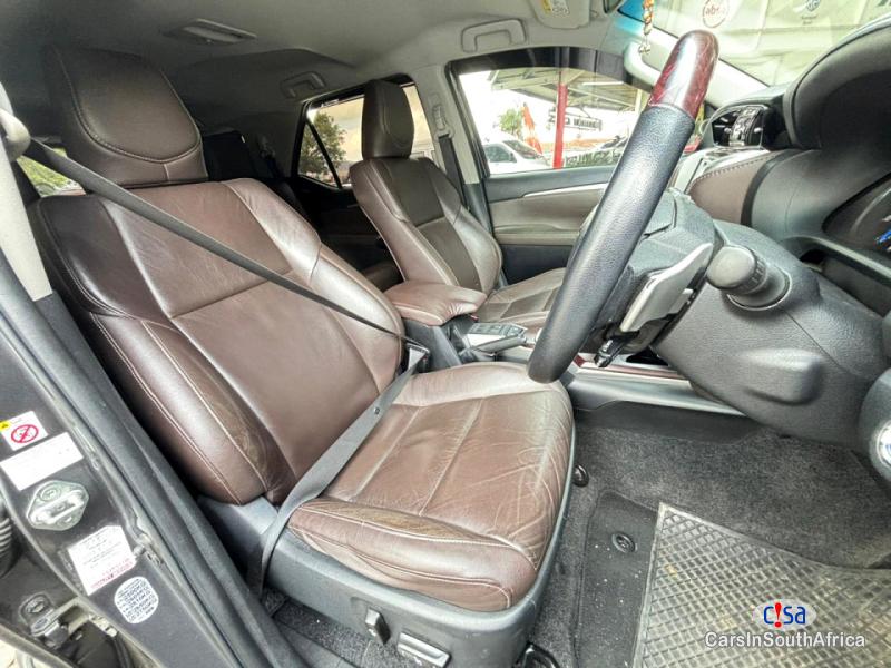 Toyota Fortuner 2.8 GD-6 R/B A/T / +27 685845776 Manual 2018 - image 4