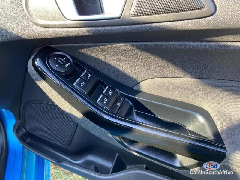 Ford Fiesta 1.0 EcoBoost Titanium 5-dr Manual 2016 - image 11