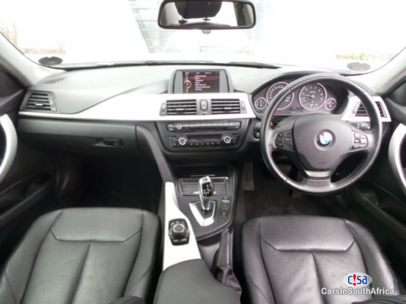 BMW 3-Series Automatic 2012 - image 9