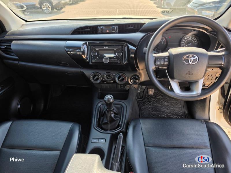 Toyota Hilux 2.4 GD-6 ...0679505805 Manual 2023 - image 9