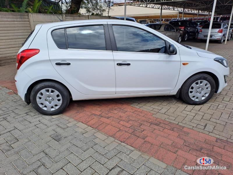 Hyundai i20 1.2 Motion.. 068 026 8025 Manual 2012 - image 2