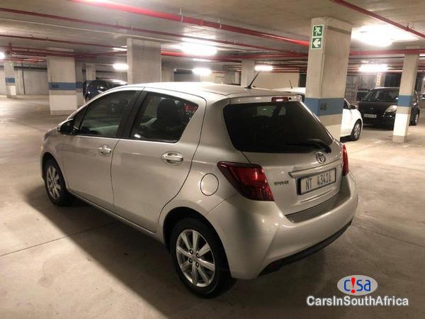 Toyota Yaris Manual 2016 - image 3