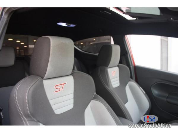 Ford Fiesta Manual 2015 - image 10