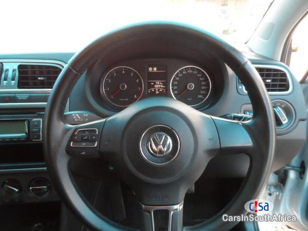 Volkswagen Polo Manual 2012 - image 7