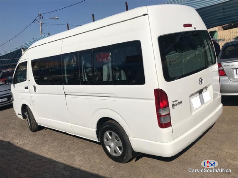 Toyota Quantum 2.5 Manual 2012 - image 2