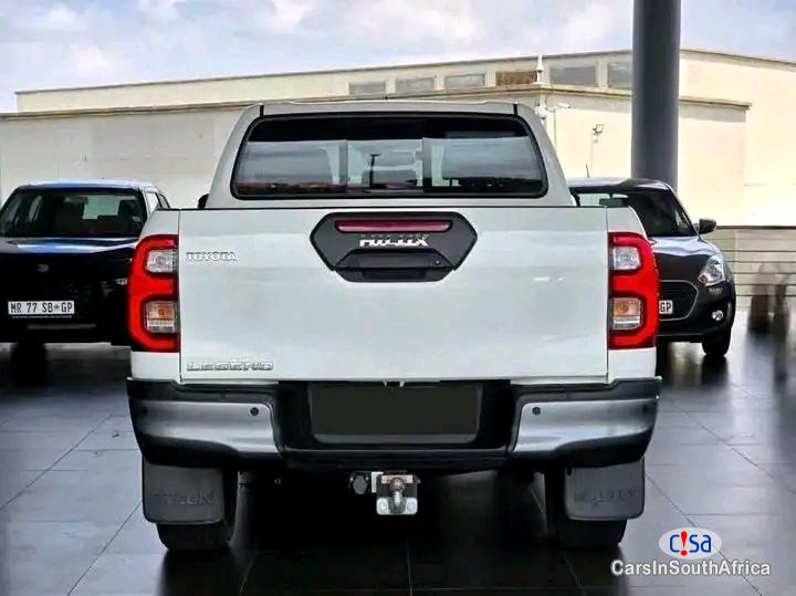 Toyota Hilux Legend 50 2.8 /// Whatsapp Or Call > 0705009841 Automatic 2022 - image 2