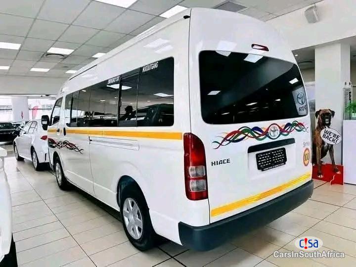 Toyota Quantum 2.5 /// Whatsapp Or Call > 0683466875 Manual 2021 - image 2