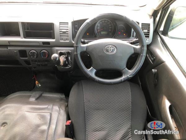 Toyota Quantum Manual 2014 - image 6